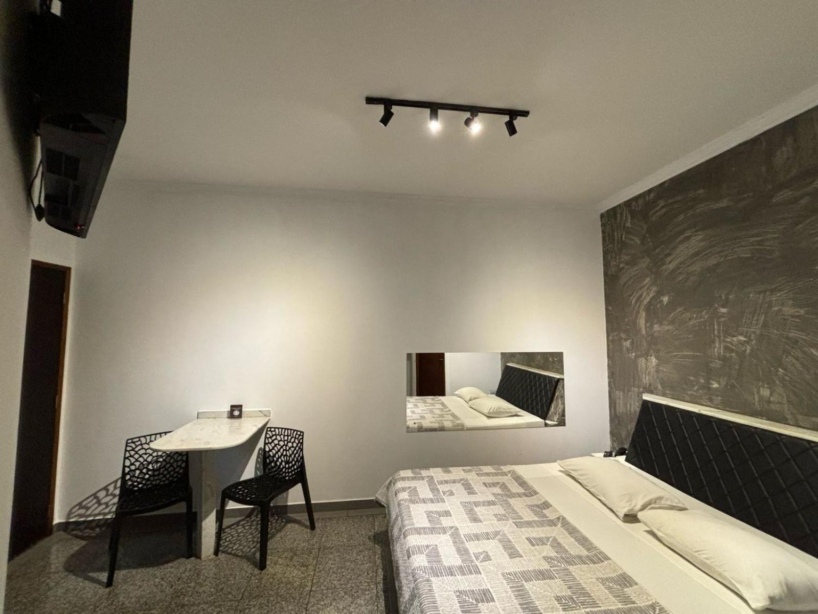 Gran Luha Motel, Hotel E Chales Бротас Екстериор снимка